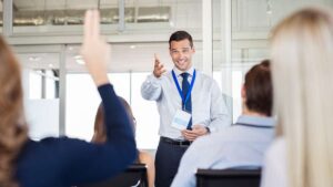 Coaching - differenze, vantaggi e strategie per la crescita professionale