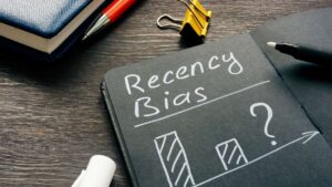 Effetto recency - il bias che cambia la percezione delle recensioni